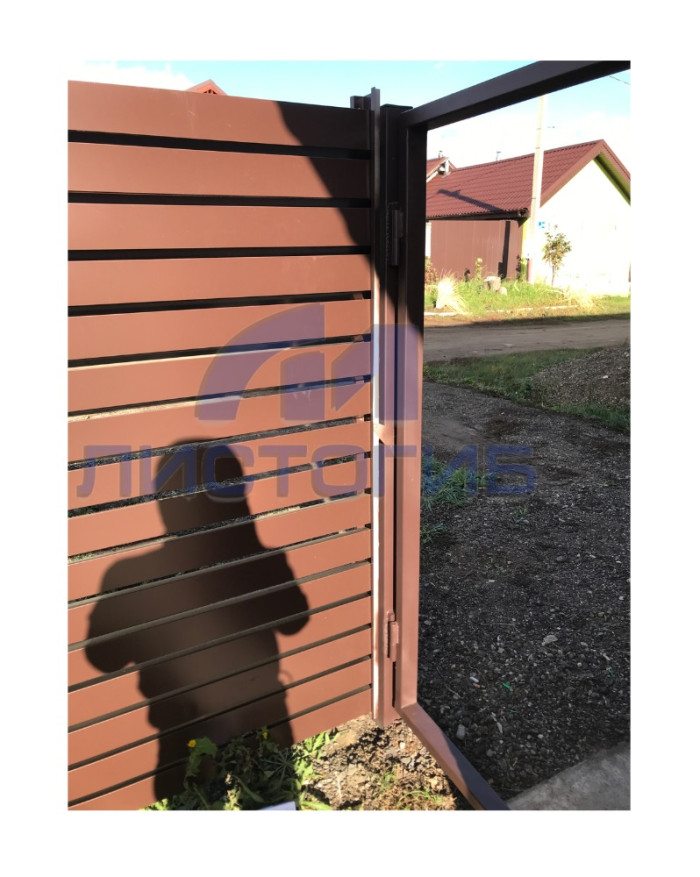 Прозрачный с одной стороны